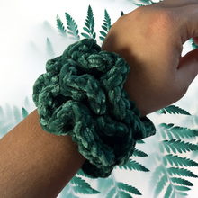 Load image into Gallery viewer, Emerald Velvet Scrunchy / Hairtie / Accesory 3pck
